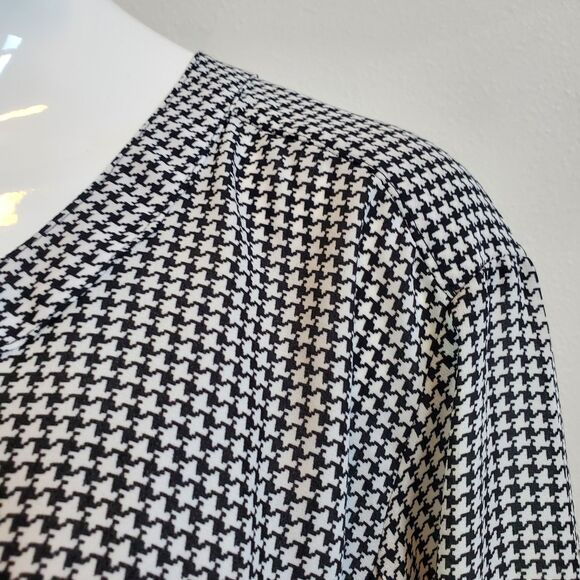 Lane Bryant Plus Size Black Houndstooth Blouse - Picture 5 of 7